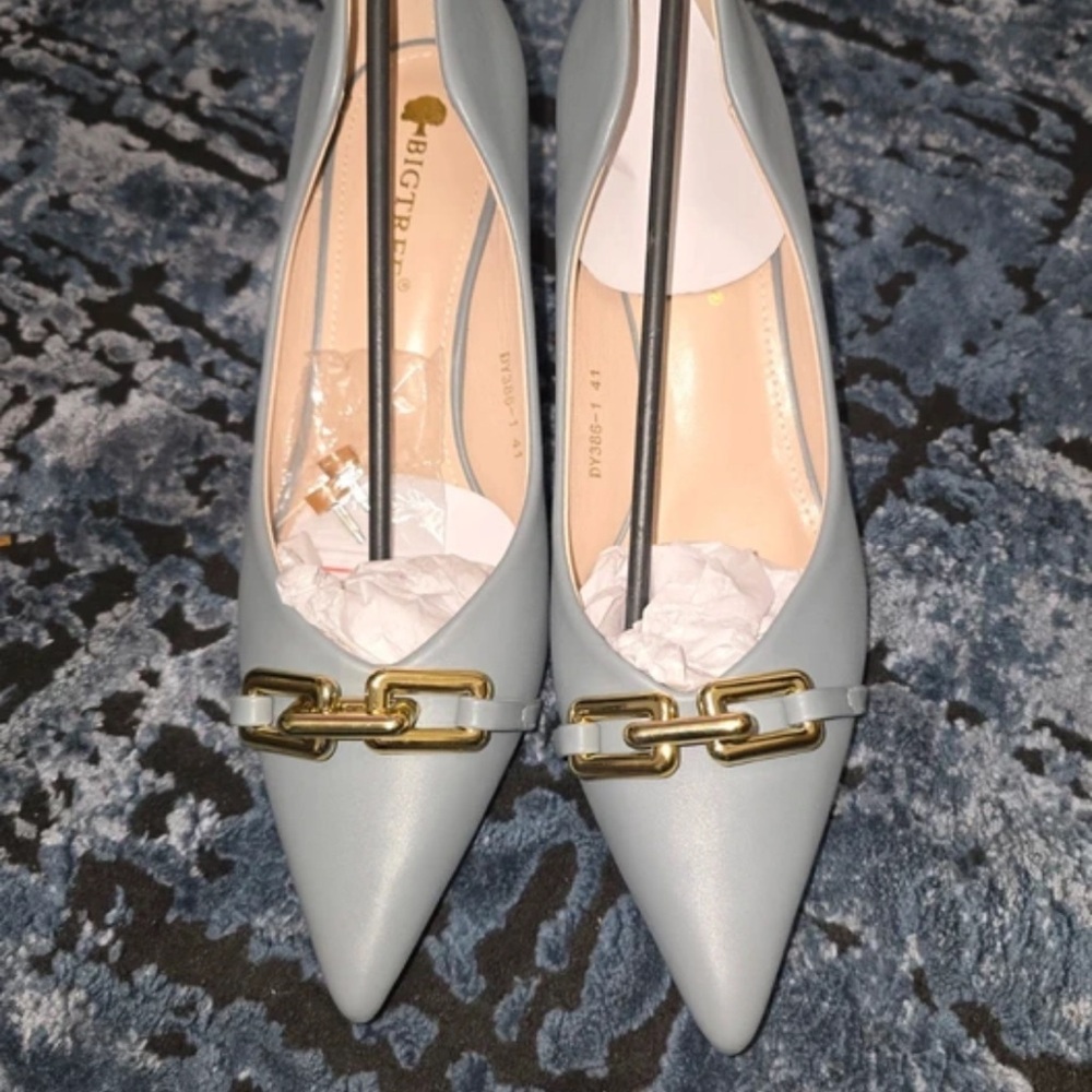 Chic Blue Heels with Gold Chain by